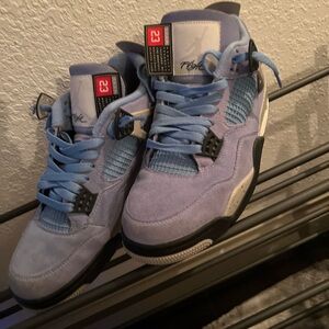 UNC Blues with box